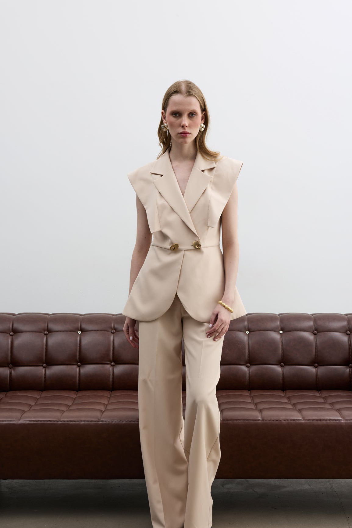RAMONA BEIGE SUITE