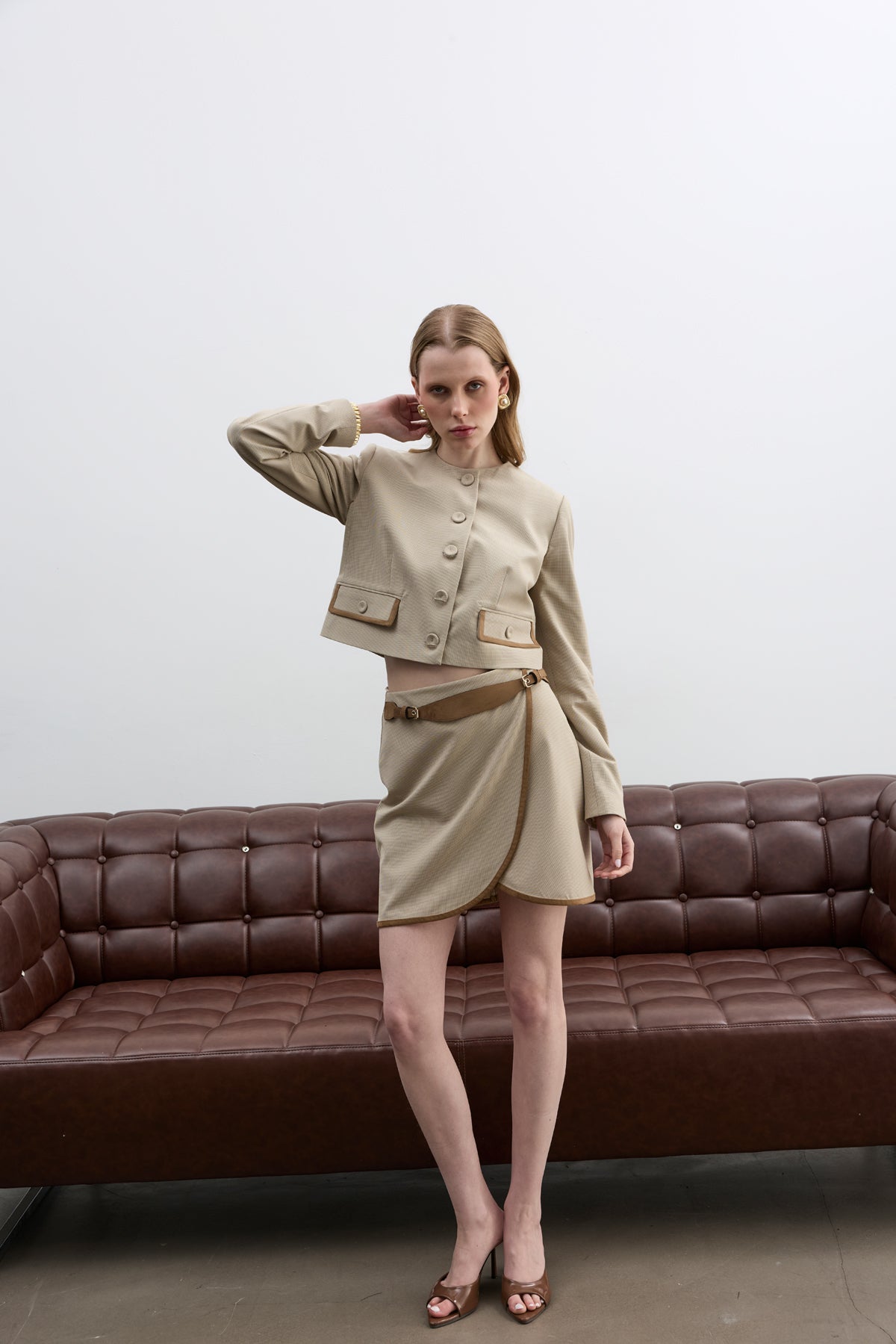 MONA BEIGE SUITE