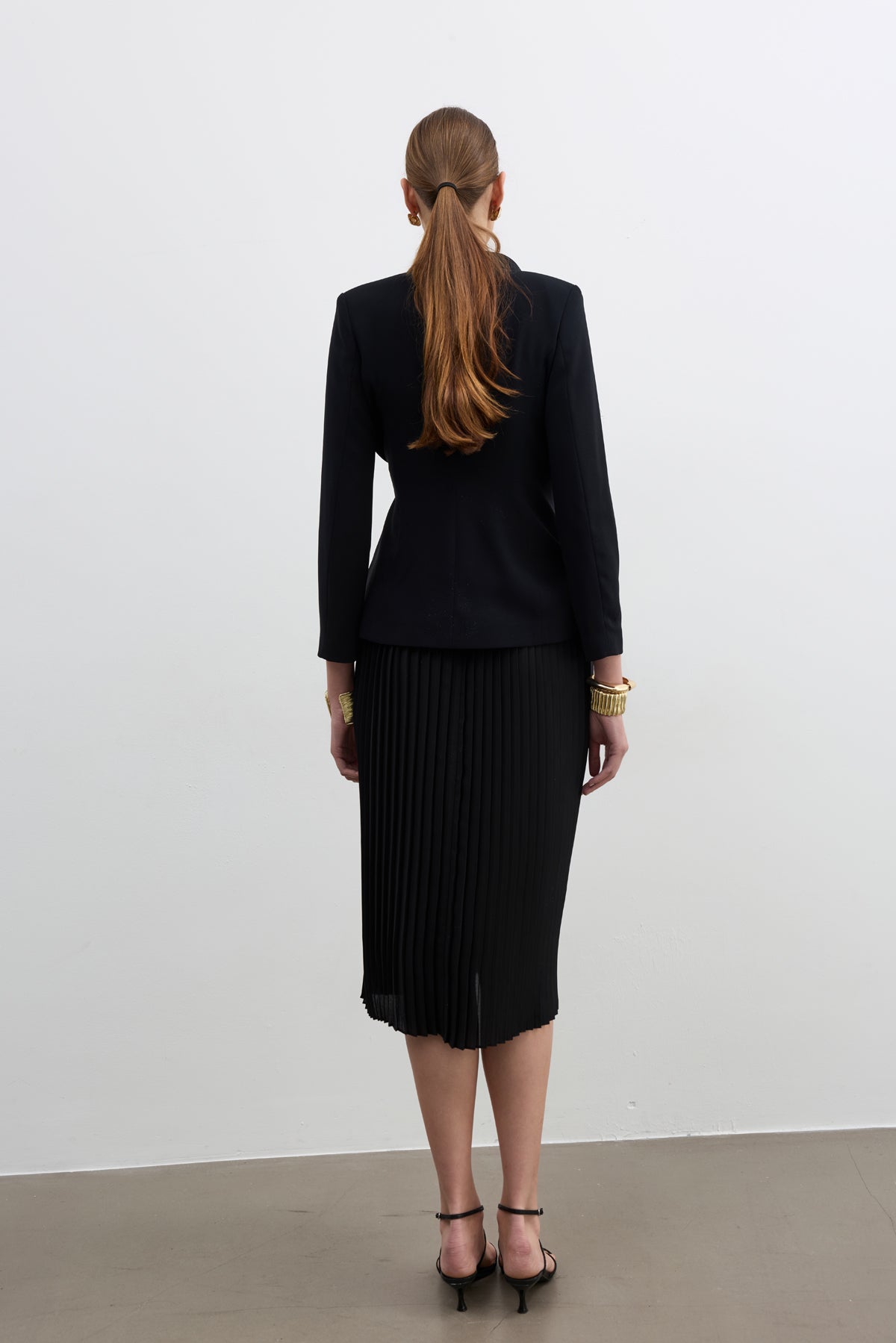 NADIA BLACK SUITE