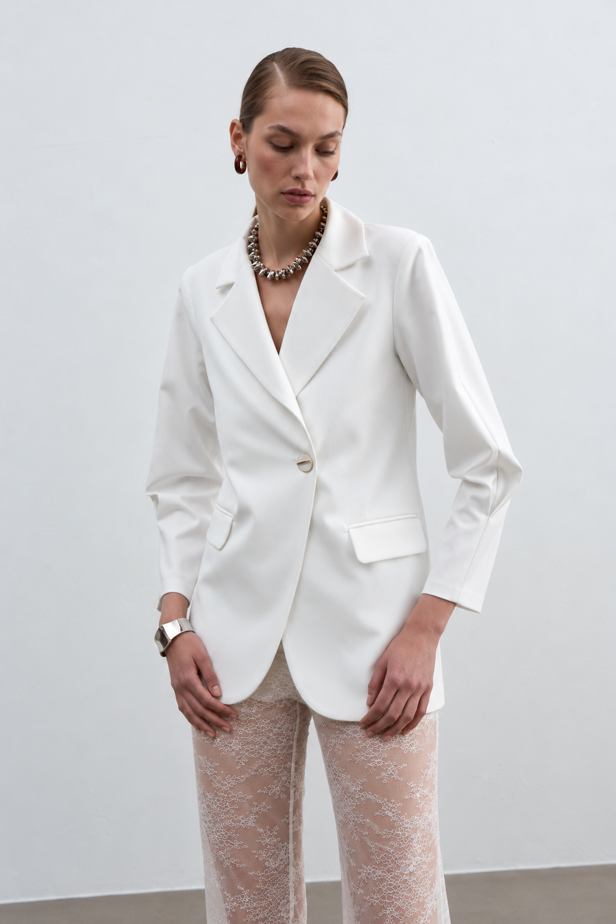 ELSE WHITE SUITE